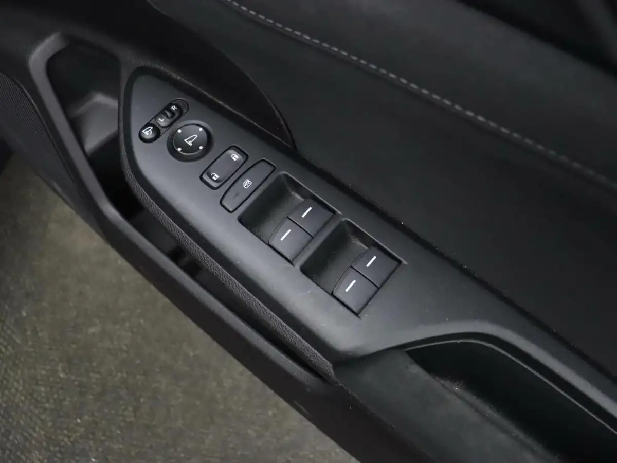 2020-honda-civic-10-vtec-turbo-sr-hatchback-5d-big-22
