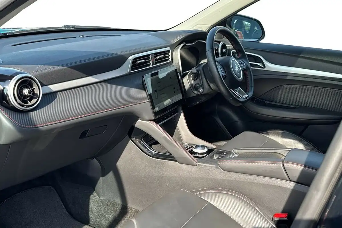 2022-mg-zs-suv-e-trophy-ev-156ps-long-range-big-13