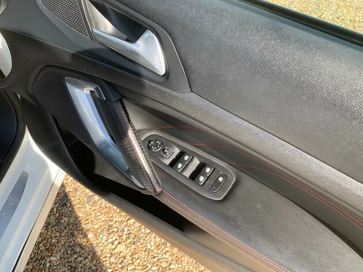 2018-peugeot-308-sw-20-bluehdi-gt-big-6