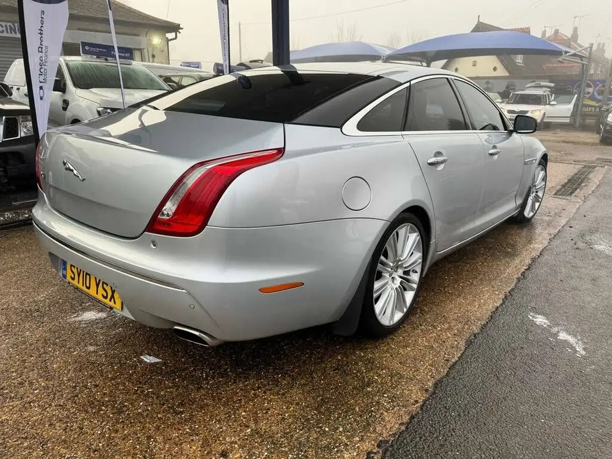 2010-jaguar-xj-series-30td-xj-portfolio-lwb-big-12