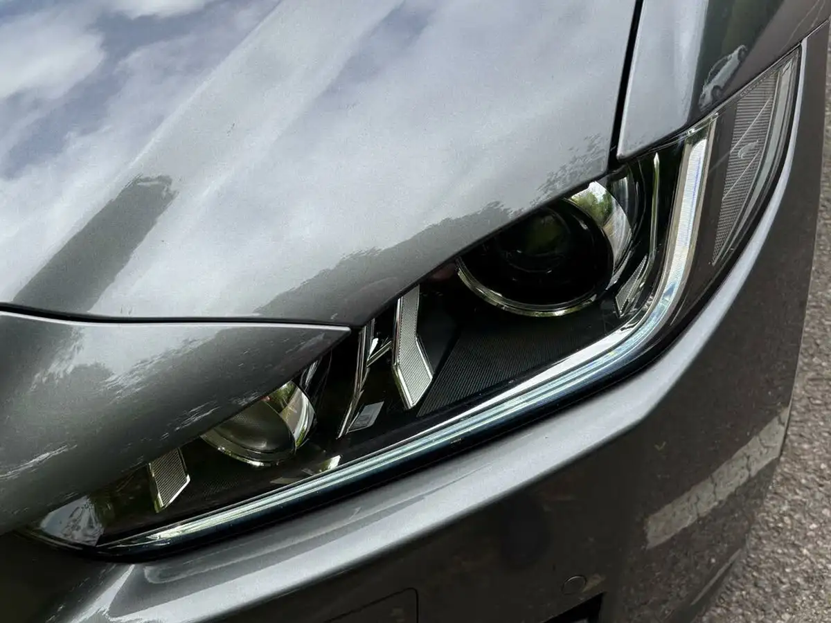 2018-jaguar-xe-20d-portfolio-180ps-1999cc-auto-big-20