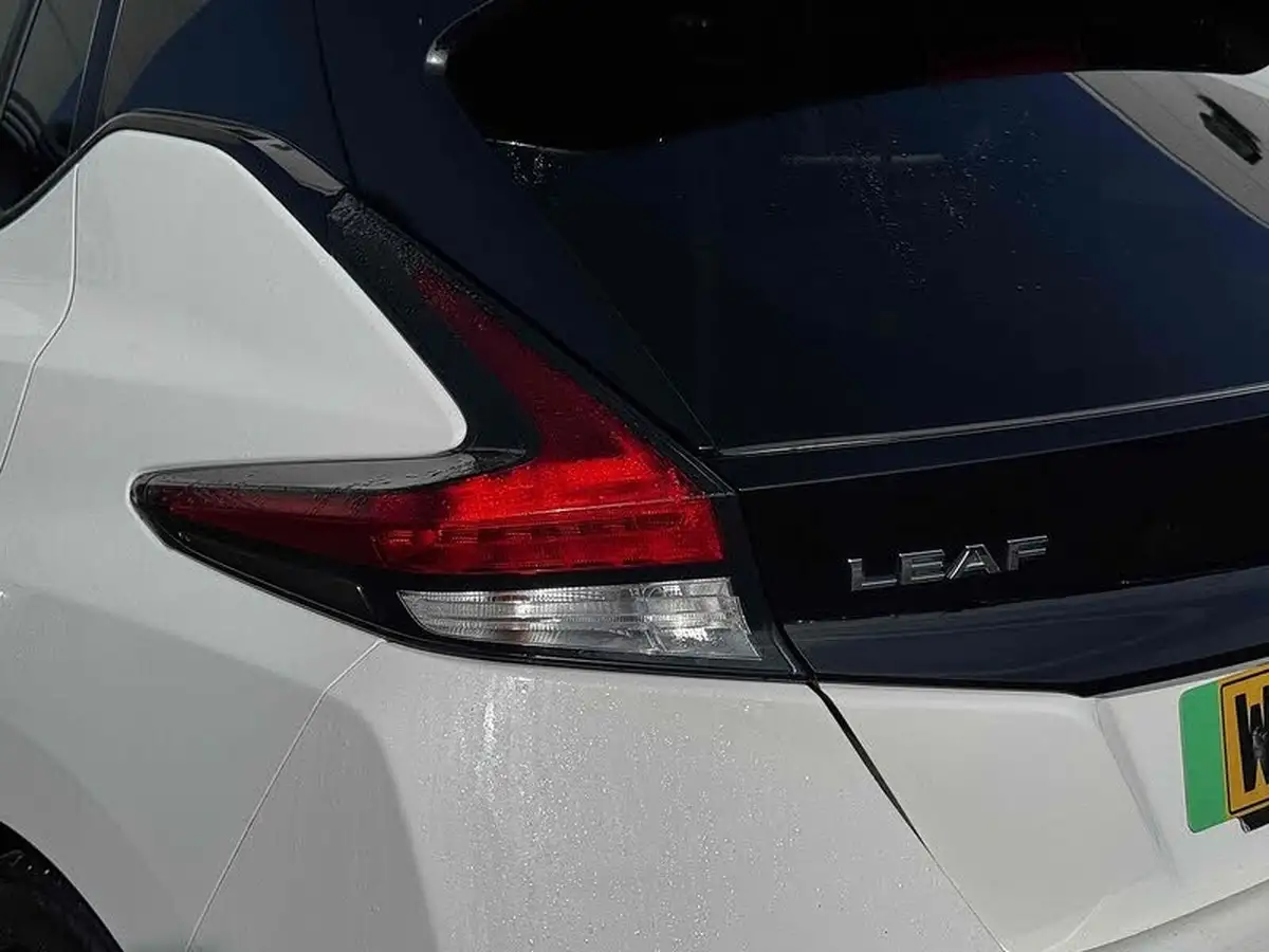2020-nissan-leaf-e-n-connecta-big-21