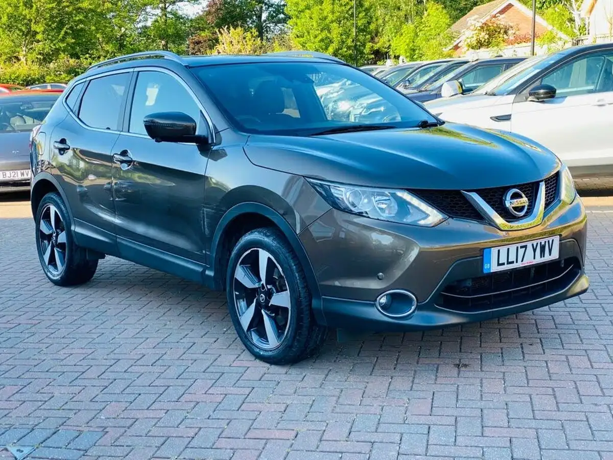2017-nissan-qashqai-12-dig-t-n-vision-18in-big-1
