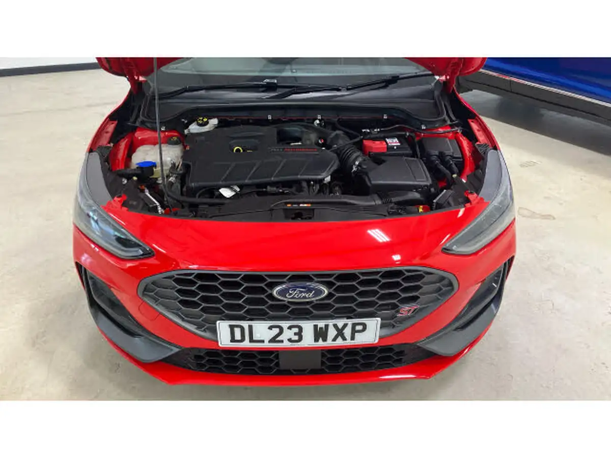 2023-ford-focus-23t-st-hatchback-big-7