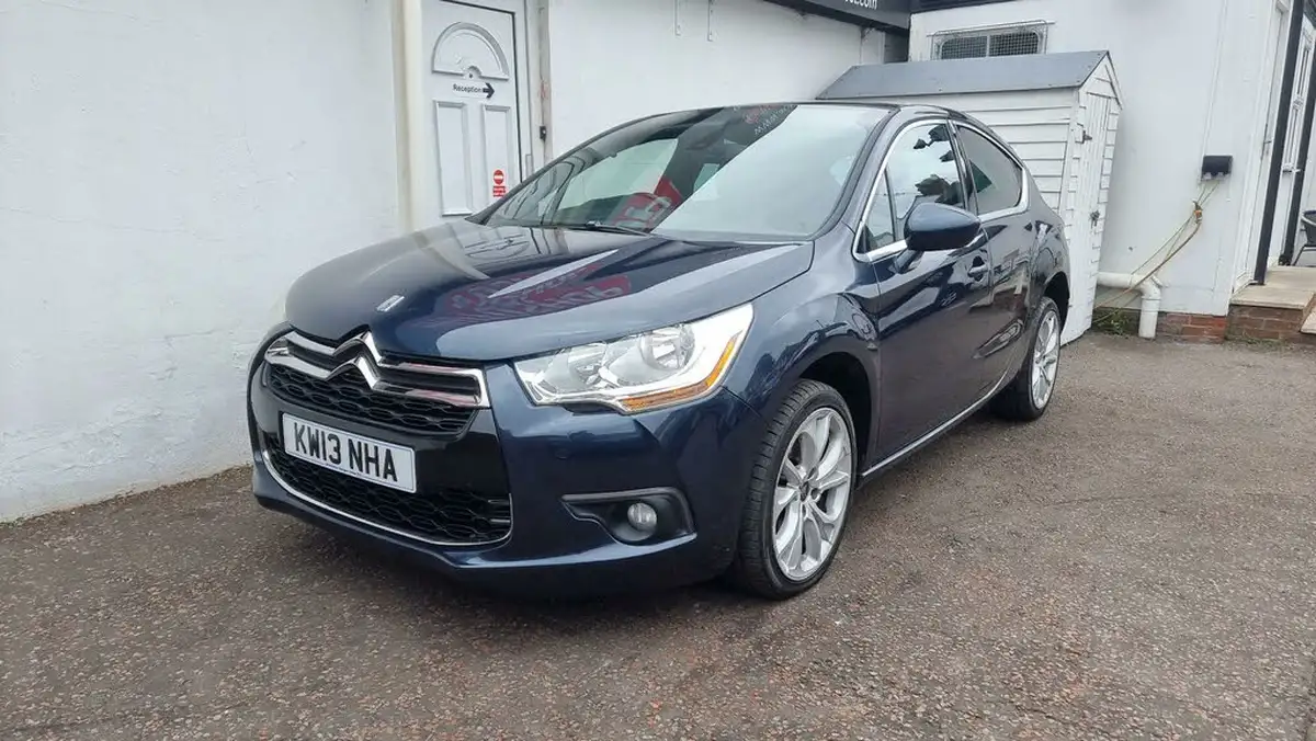 2013-citroen-ds4-16td-dstyle-big-1