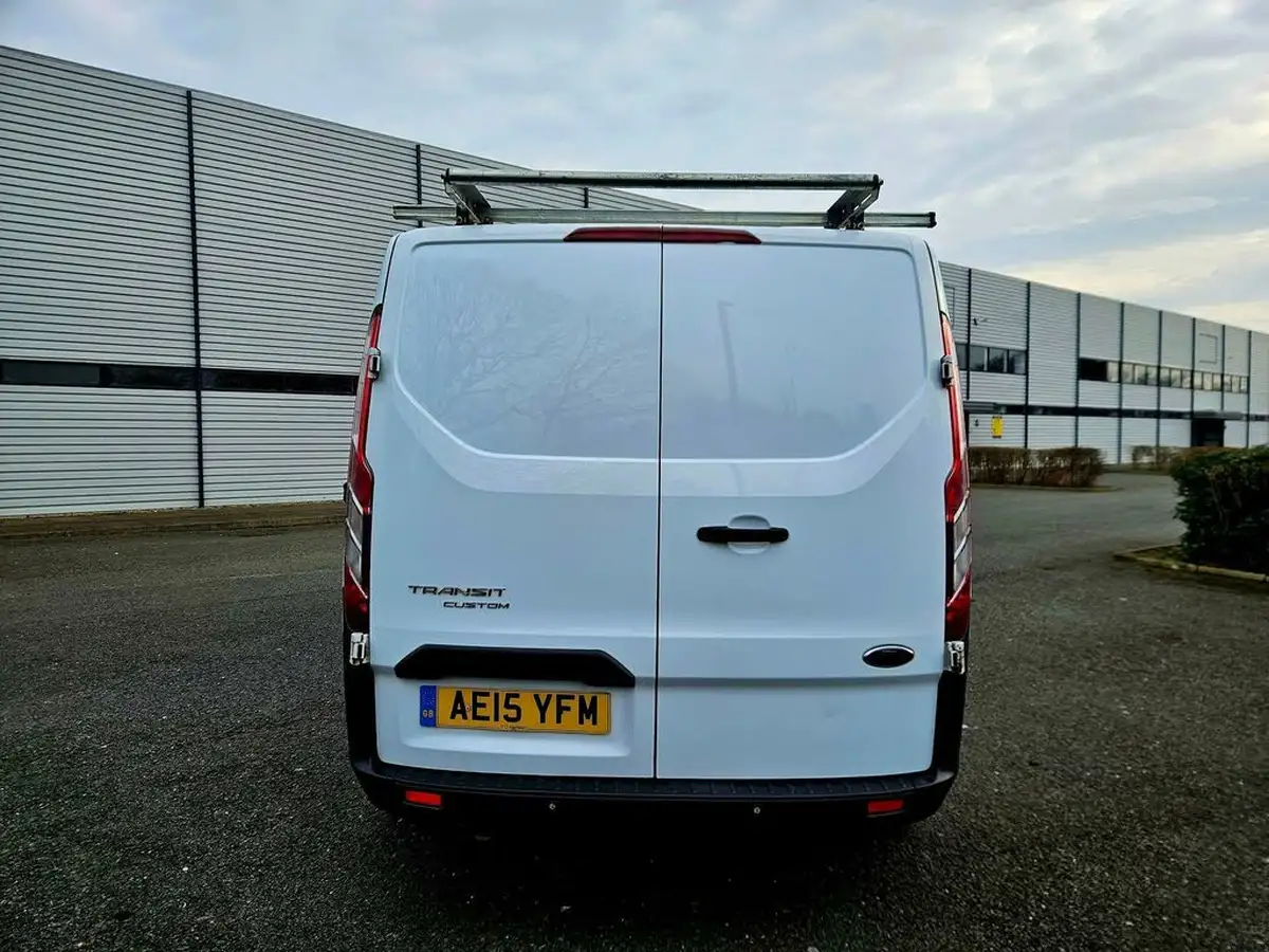 2015-ford-transit-custom-22tdci-330-l2h1-trend-125ps-panel-van-big-10