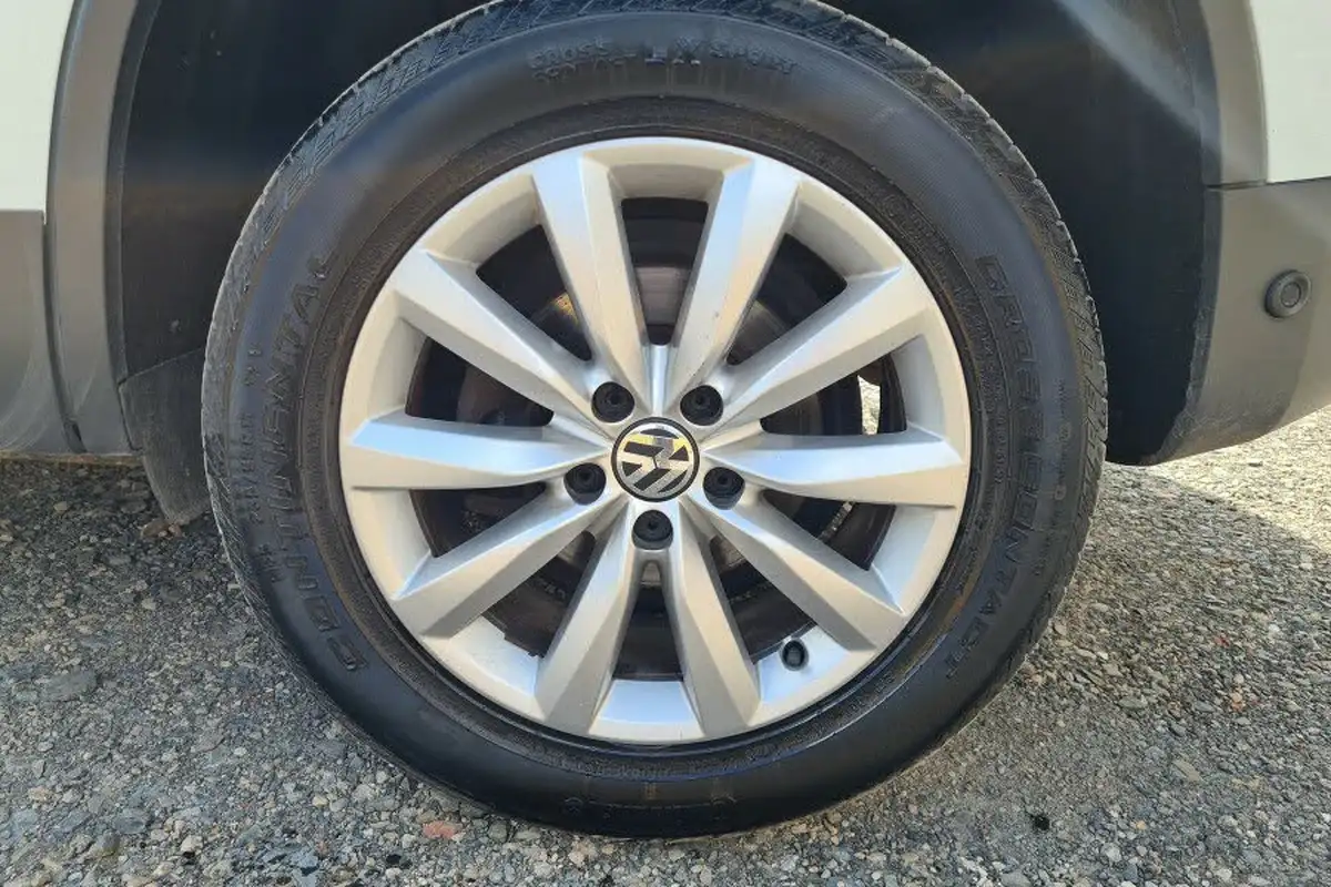 2013-volkswagen-tiguan-big-12