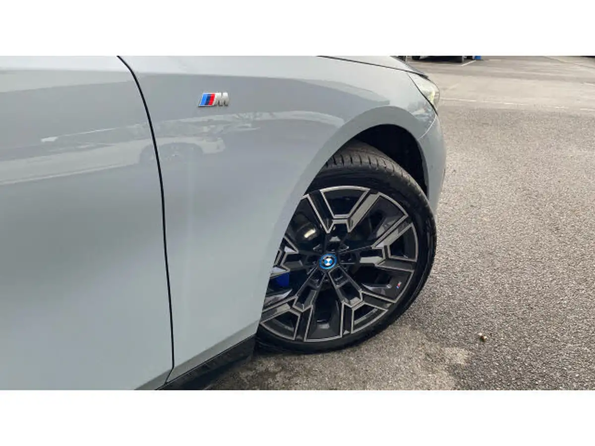 2025-bmw-5-series-20-530e-m-sport-touring-5d-big-51