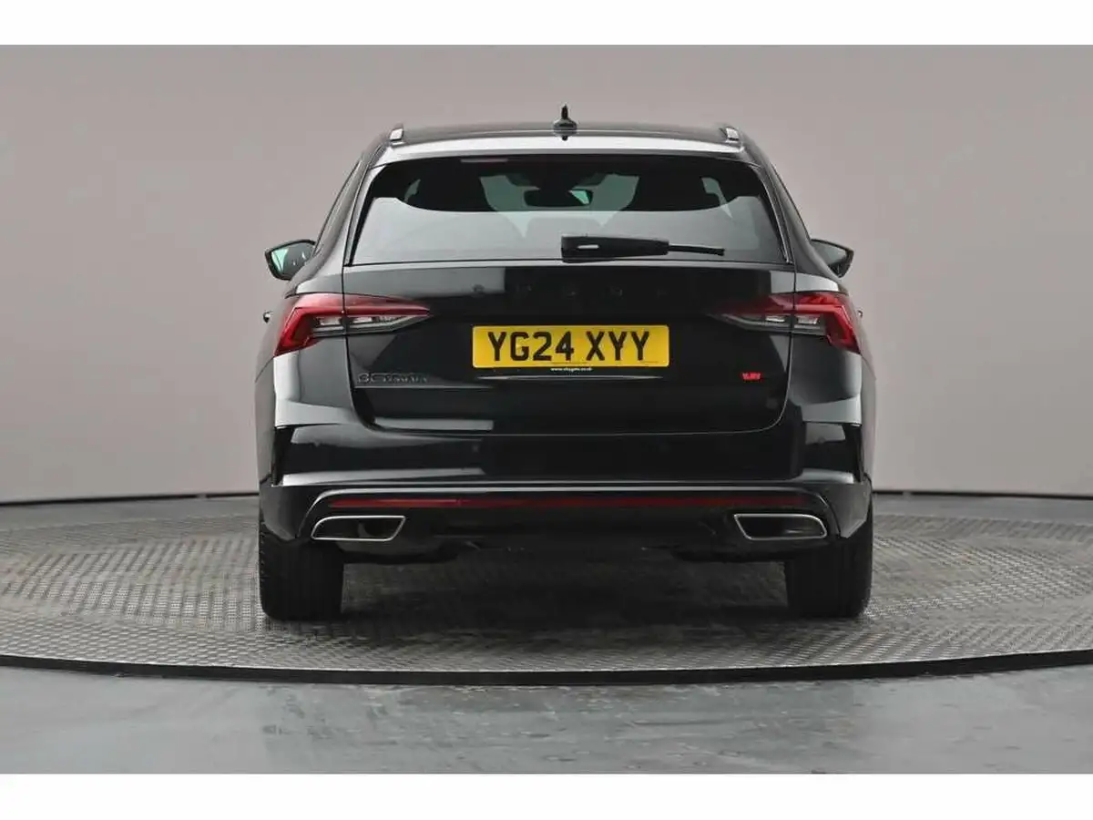 2024-skoda-octavia-20tdi-vrs-estate-big-7