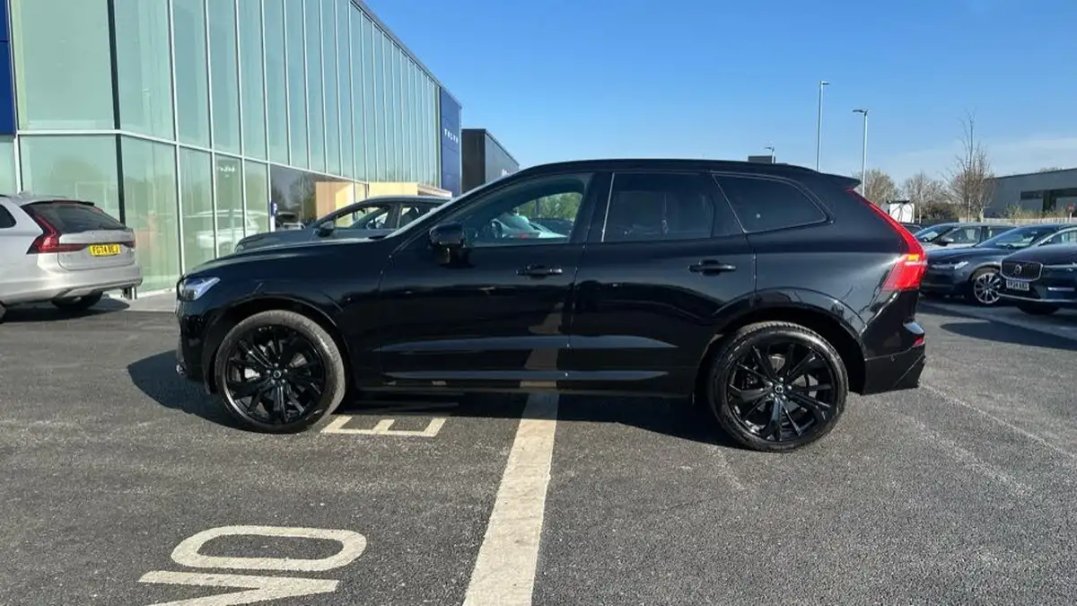 2024-volvo-xc60-20-b5-plus-black-edition-big-7