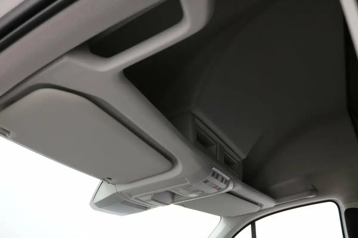 2024-volkswagen-crafter-big-25