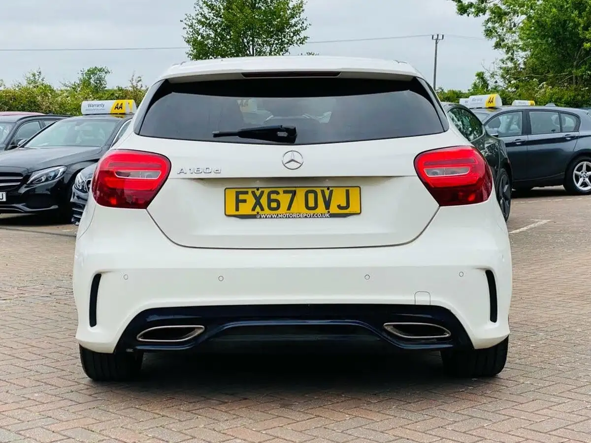 2017-mercedes-benz-a-class-15d-a180d-amg-line-executivess-big-8