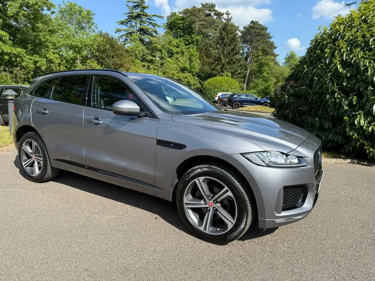 2020-jaguar-f-pace-20-i4d-chequered-flag-180ps-big-17