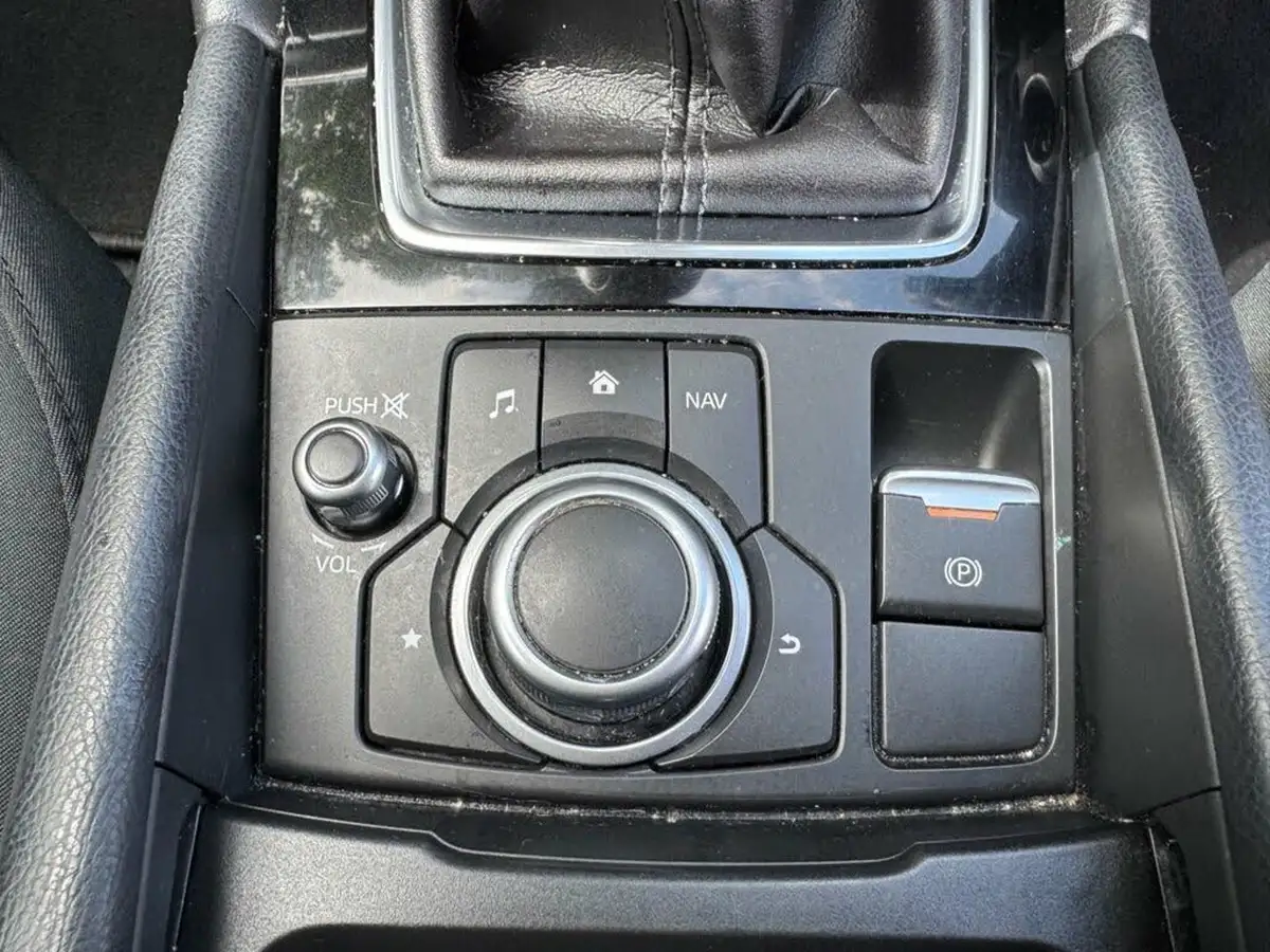 2017-mazda-mazda3-15td-se-l-nav-hatchback-5d-big-44