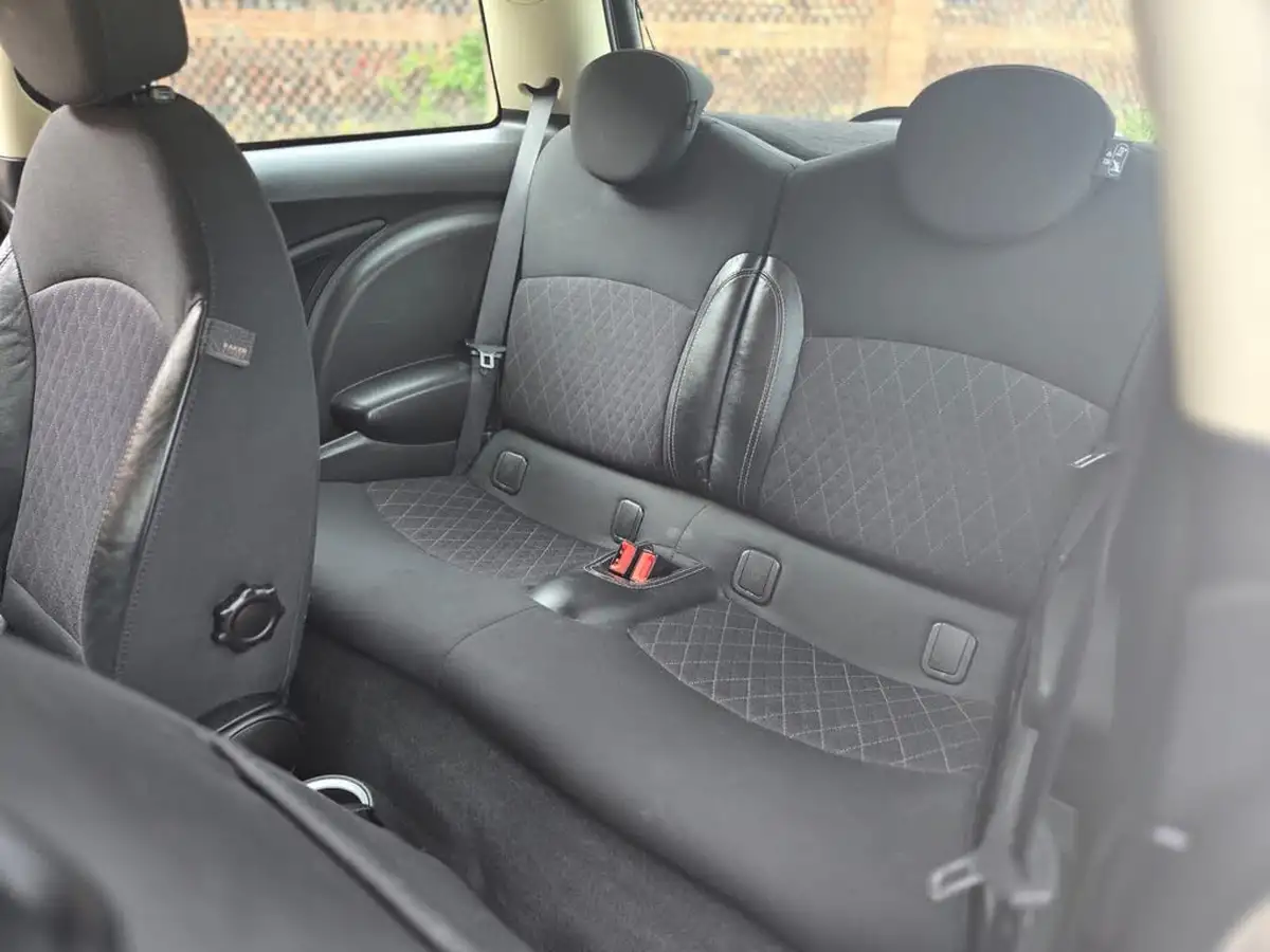 2013-mini-cooper-16td-cooper-d-baker-street-big-20