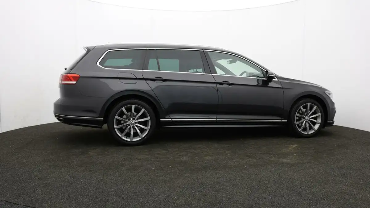 2018-volkswagen-passat-20tdi-r-line-150ps-ss-estate-5d-dsg-big-35