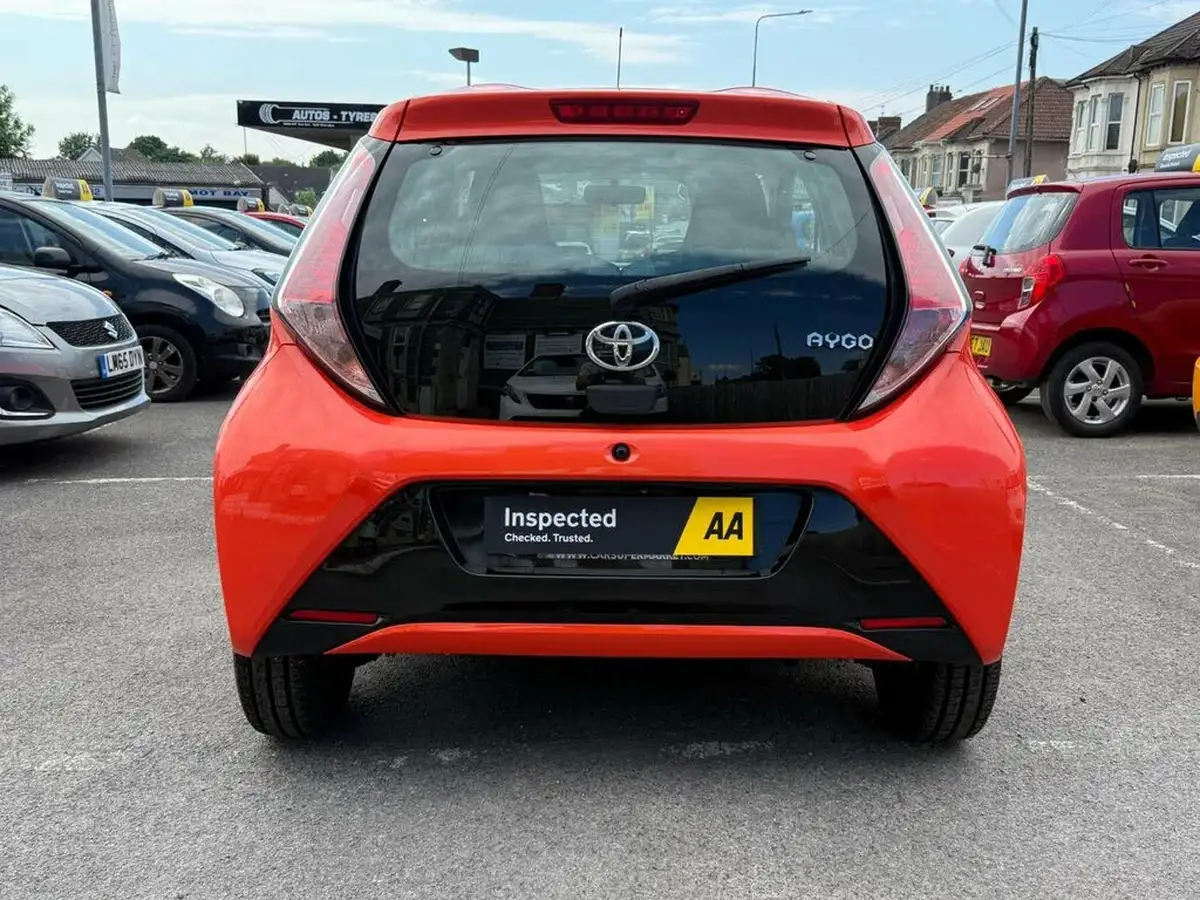 2014-toyota-aygo-10-vvt-i-x-cite-5d-big-10