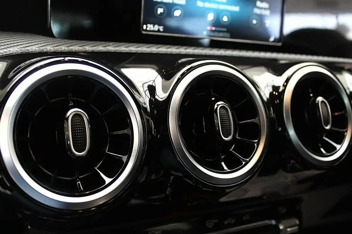2018-mercedes-benz-a-class-15d-a180d-se-116ps-ss-7g-dct-big-33