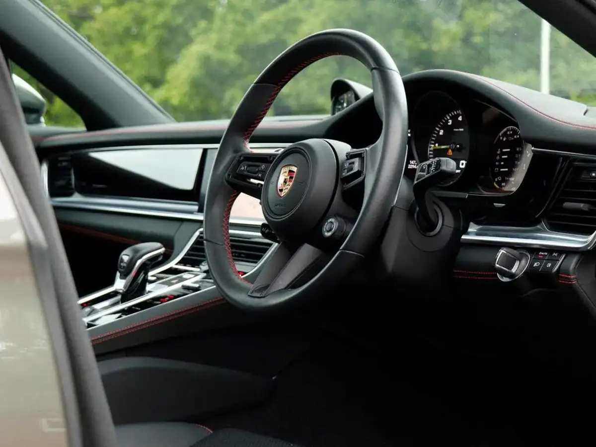 2023-porsche-panamera-30-4-e-hybrid-hatchback-big-10