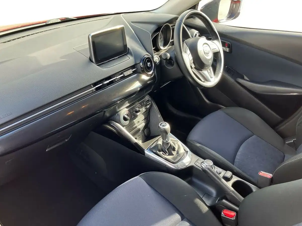 2016-mazda-mazda2-15-sport-black-big-6