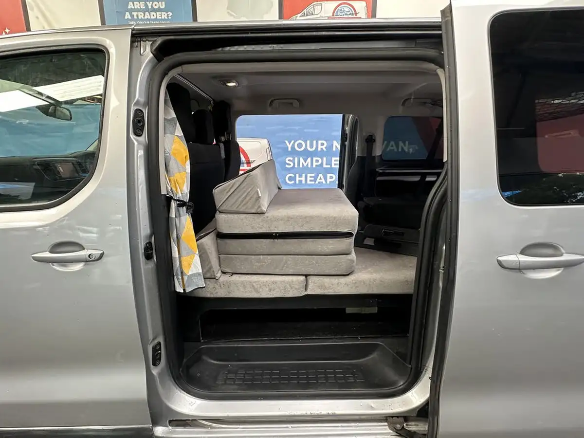 2018-citroen-spacetourer-16bluehdi-business-m-95ps-etg6-big-3