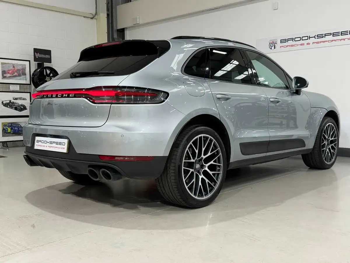 2018-porsche-macan-big-6