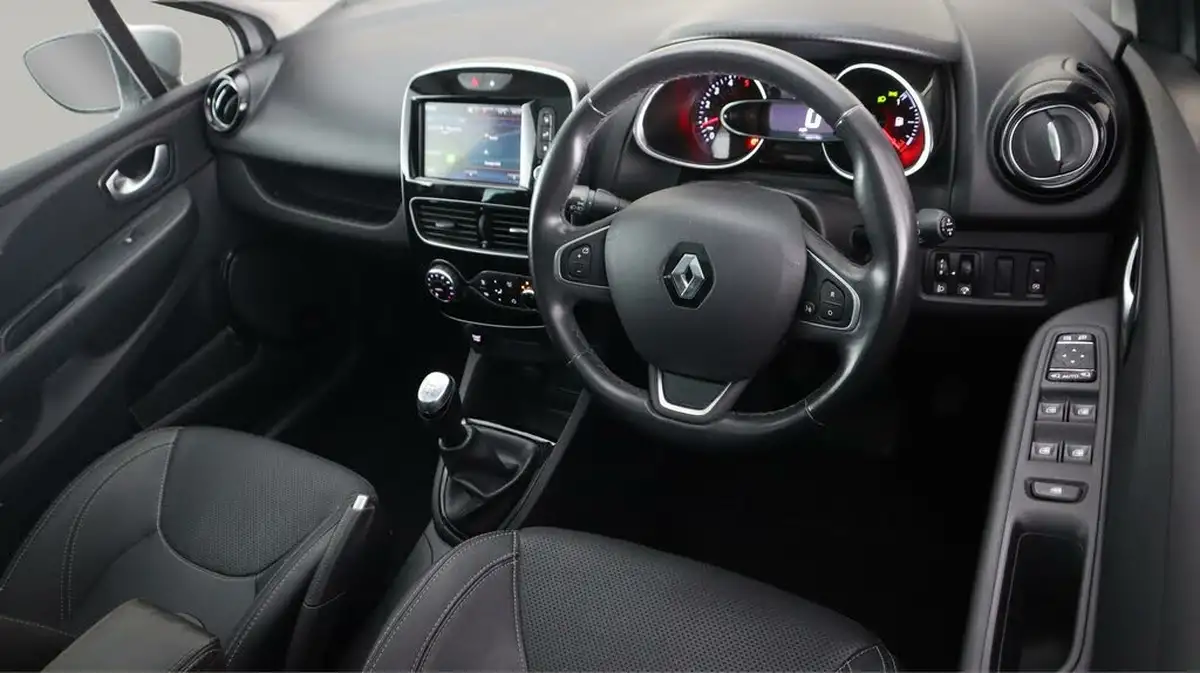 2018-renault-clio-15dci-signature-nav-90bhp-big-9