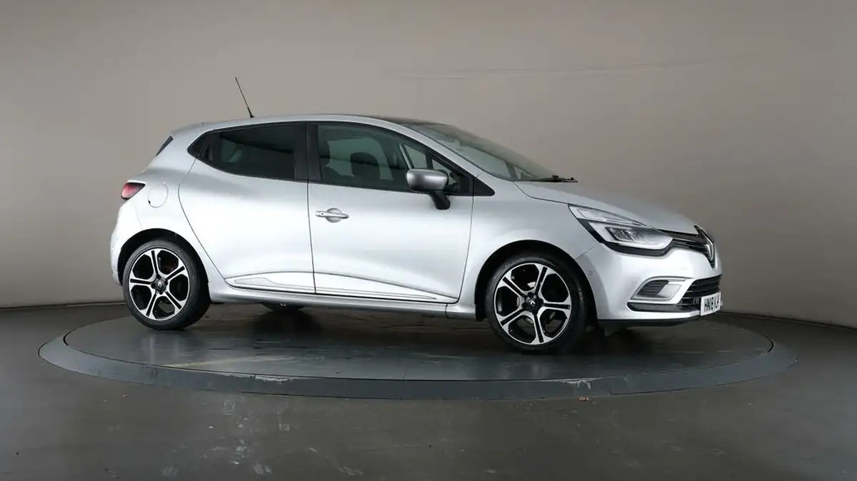2018-renault-clio-15dci-signature-nav-90bhp-big-57