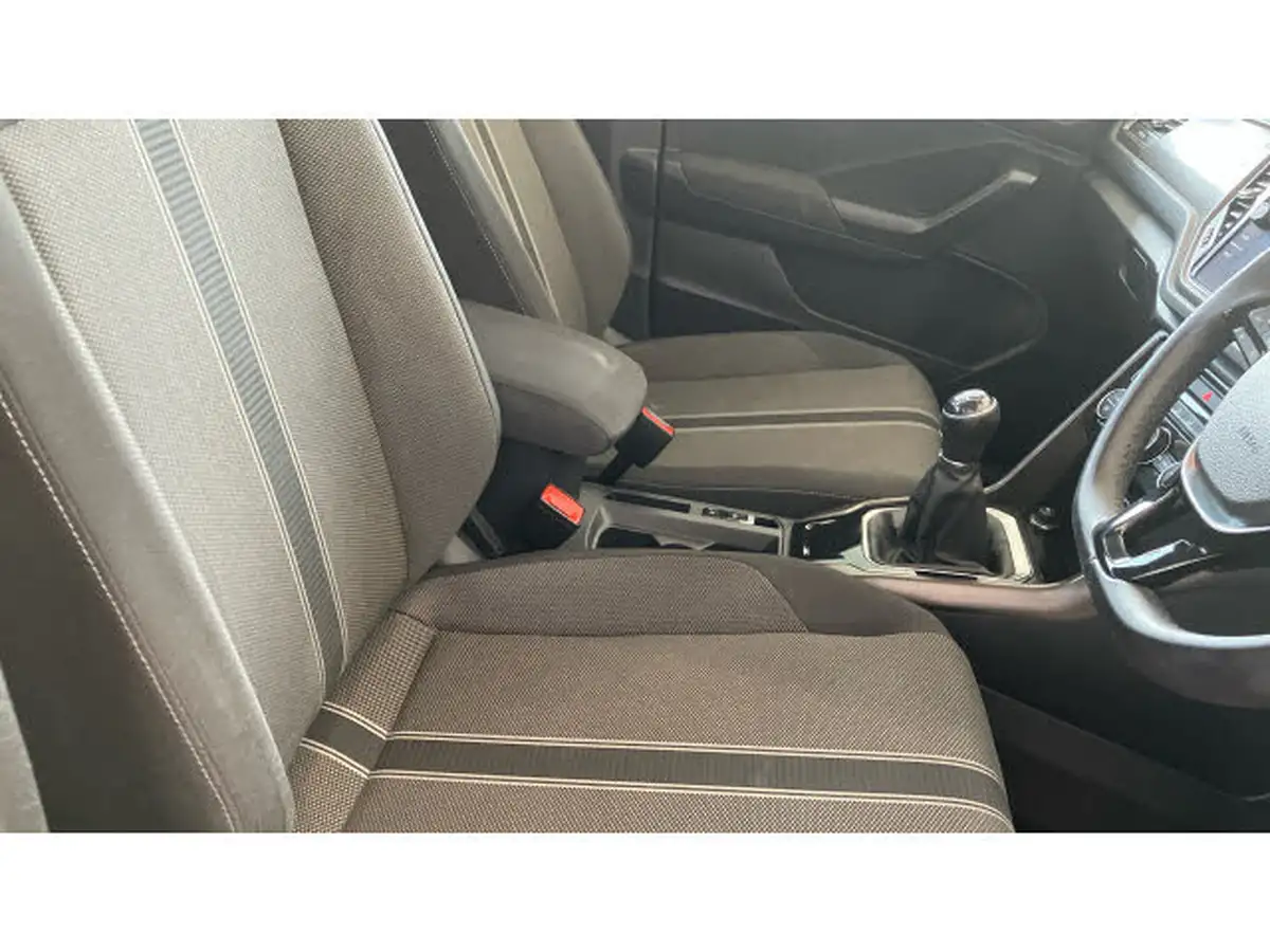 2019-volkswagen-t-roc-16tdi-se-big-42