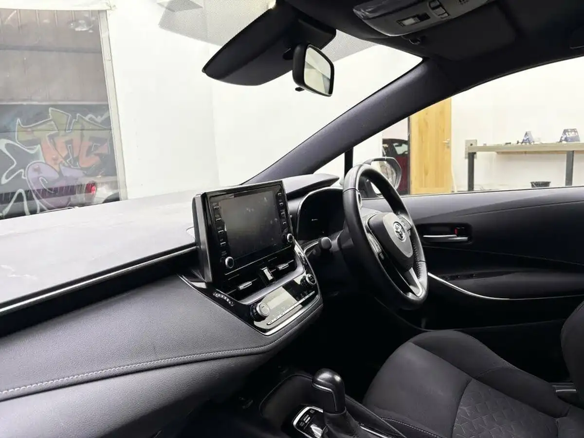2021-toyota-corolla-18-vvt-i-icon-tech-spare-wheel-touring-sports-5d-big-16