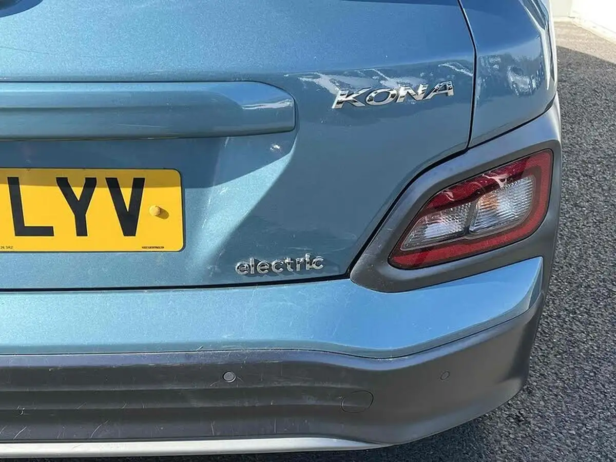 2020-hyundai-kona-e-premium-204ps-big-14