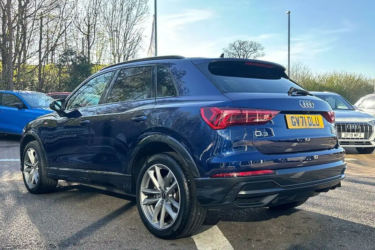 2022-audi-q3-20-40-tfsi-black-edition-station-wagon-big-7