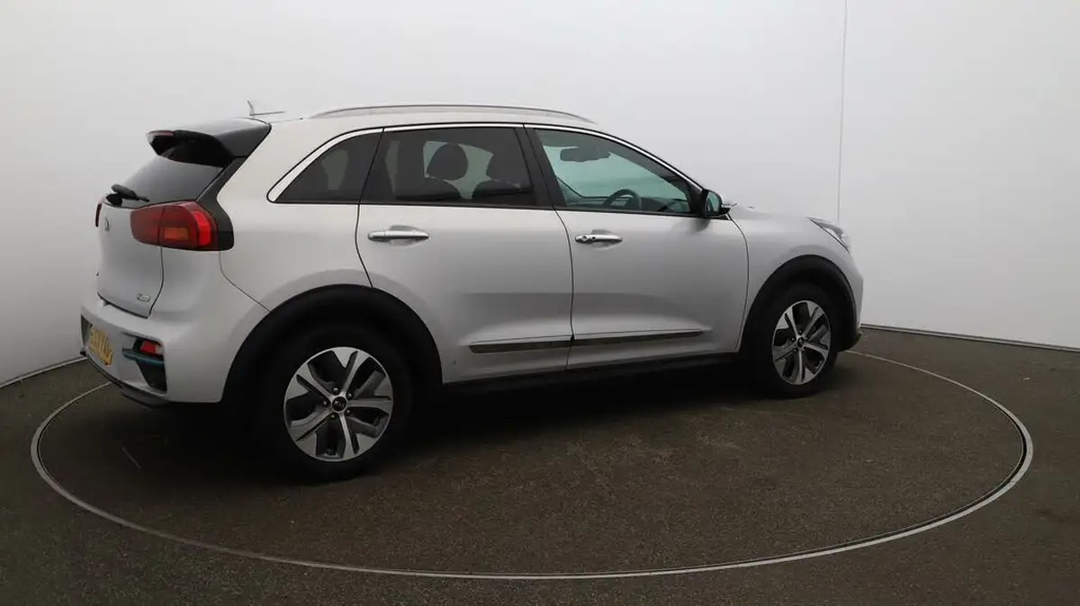 2021-kia-e-niro-ev-4-big-55