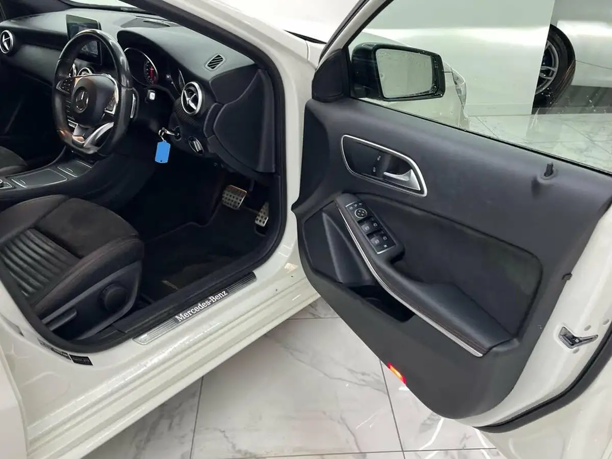 2017-mercedes-benz-a-class-21d-a200d-amg-line-premiumss-7g-dct-big-12