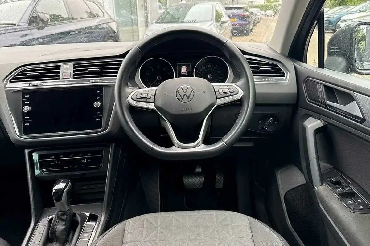 2021-volkswagen-tiguan-15-tsi-life-150ps-dsg-big-13