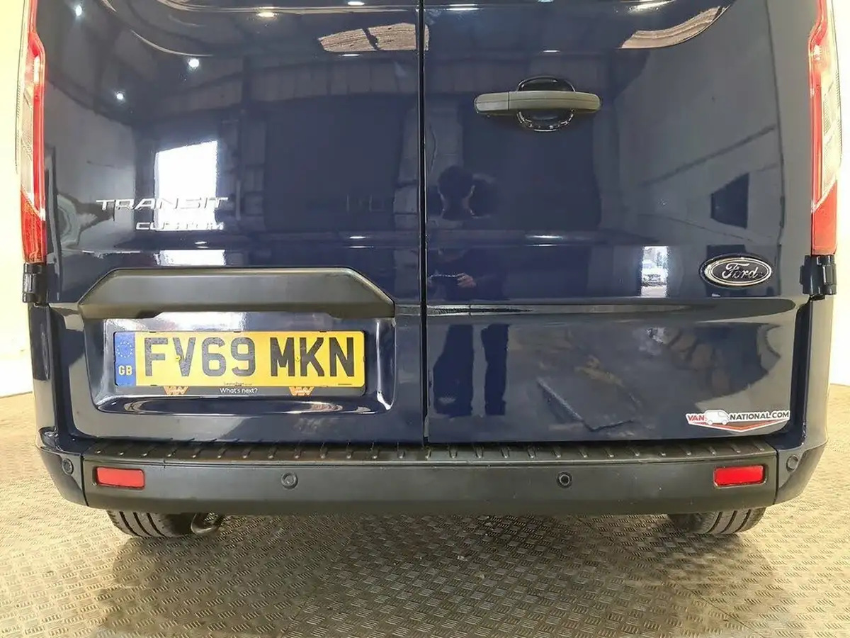 2020-ford-transit-custom-20tdci-320-l1h1-trend-105pseu6dt-panel-van-big-23