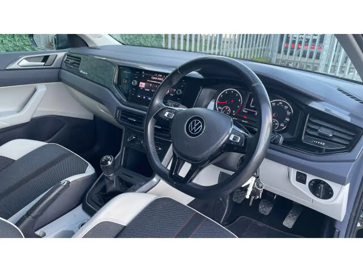2021-volkswagen-polo-10-beats-big-10