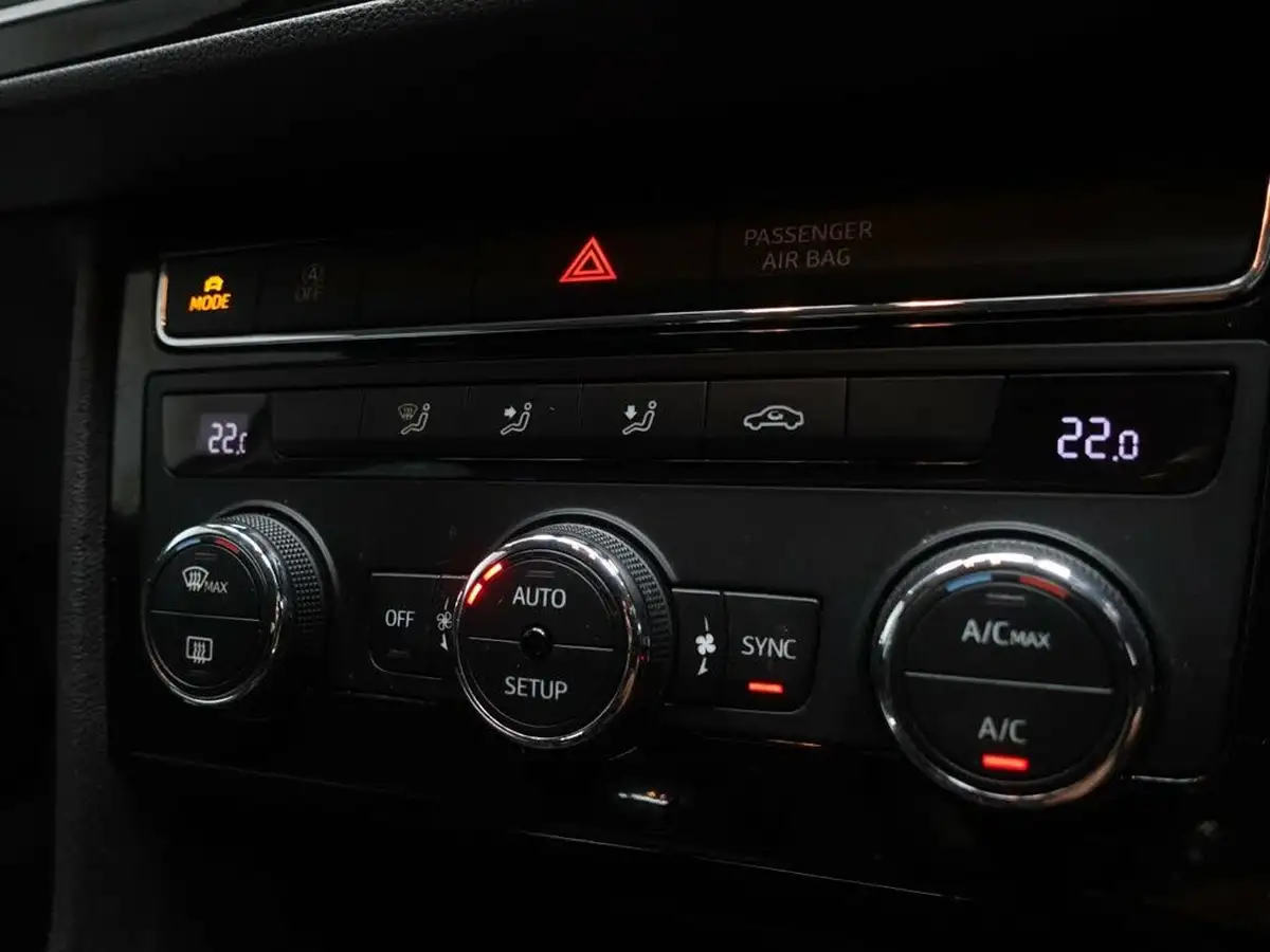 2018-seat-leon-18-tsi-fr-technology-estate-5d-dsg-big-25