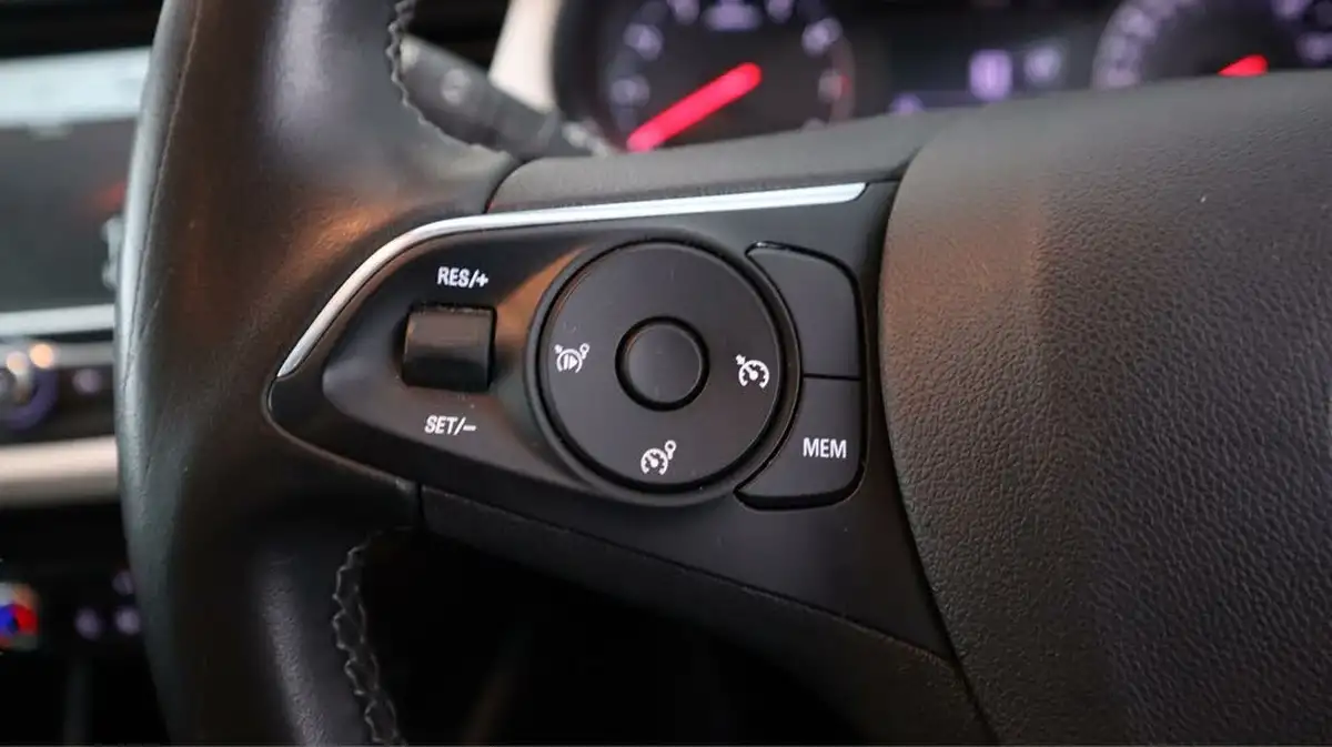 2020-vauxhall-crossland-x-12-griffin-130ps-auto-big-21