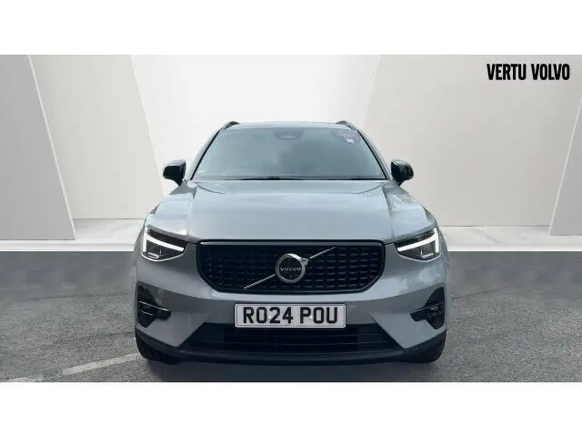 2024-volvo-xc40-20-b3-plus-big-11