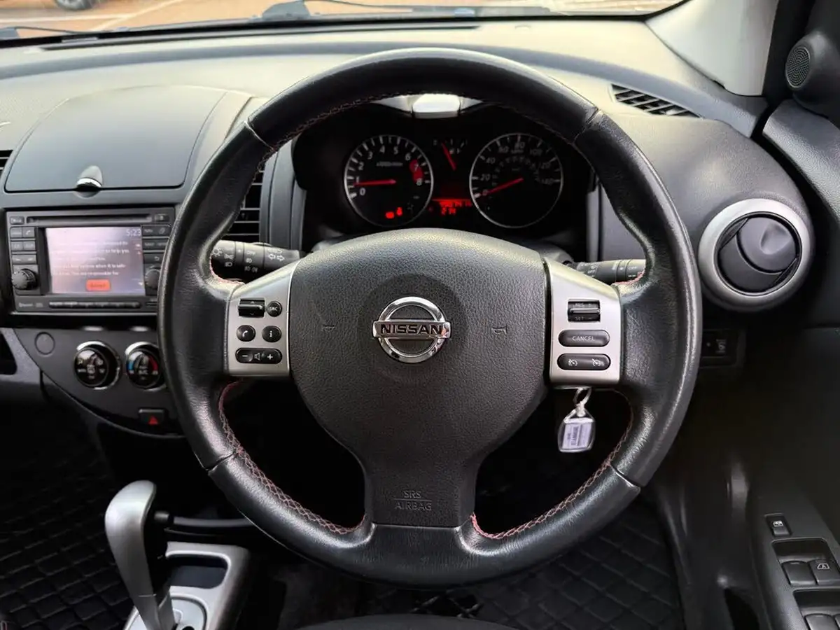 2011-nissan-note-16-tekna-auto-big-24