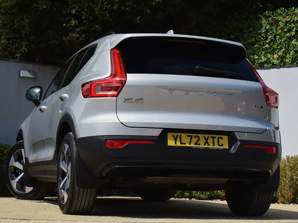 2022-volvo-xc40-20-b4-plus-awd-big-6