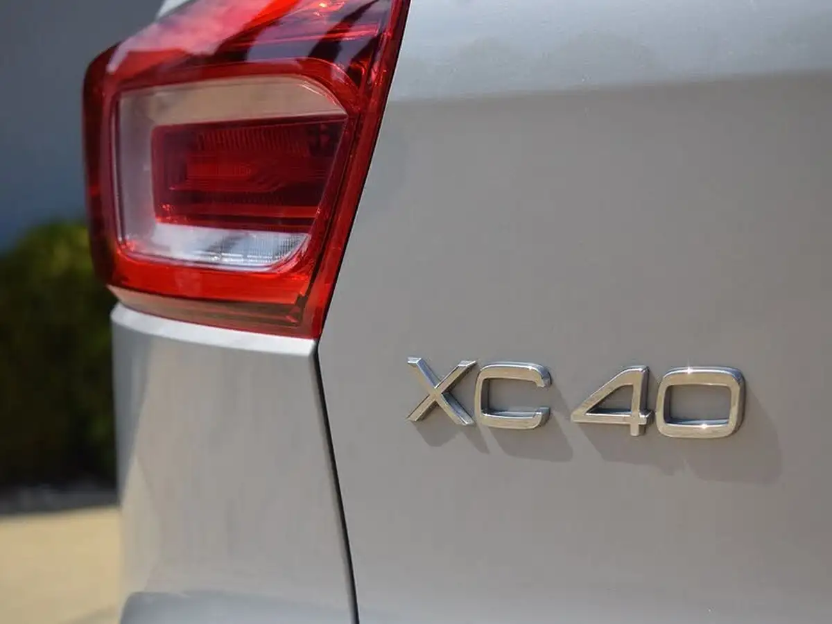 2022-volvo-xc40-20-b4-plus-awd-big-30