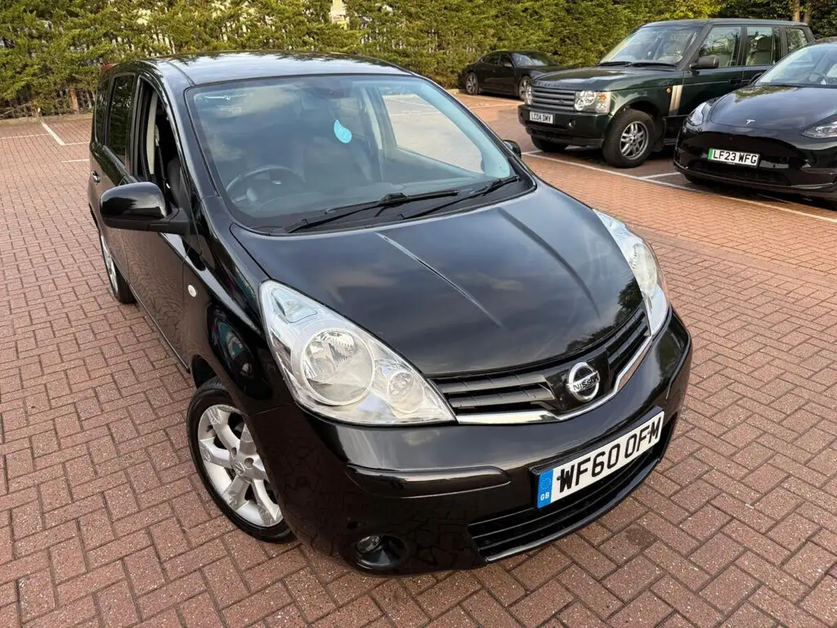 2011-nissan-note-16-tekna-auto-big-0