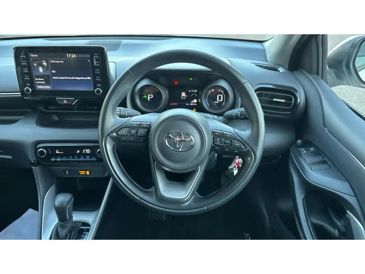 2022-toyota-yaris-15-vvt-i-design-big-5
