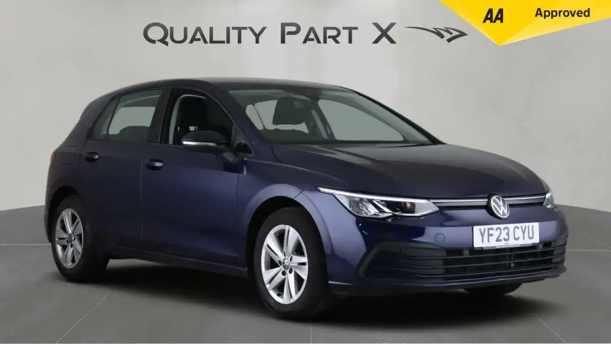 2023-volkswagen-golf-15-tsi-life-130ps-hatchback-big-0