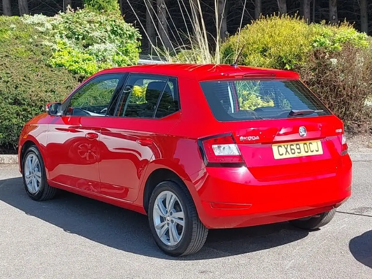 2019-skoda-fabia-10-mpi-se-75ps-ss-hatchback-big-1