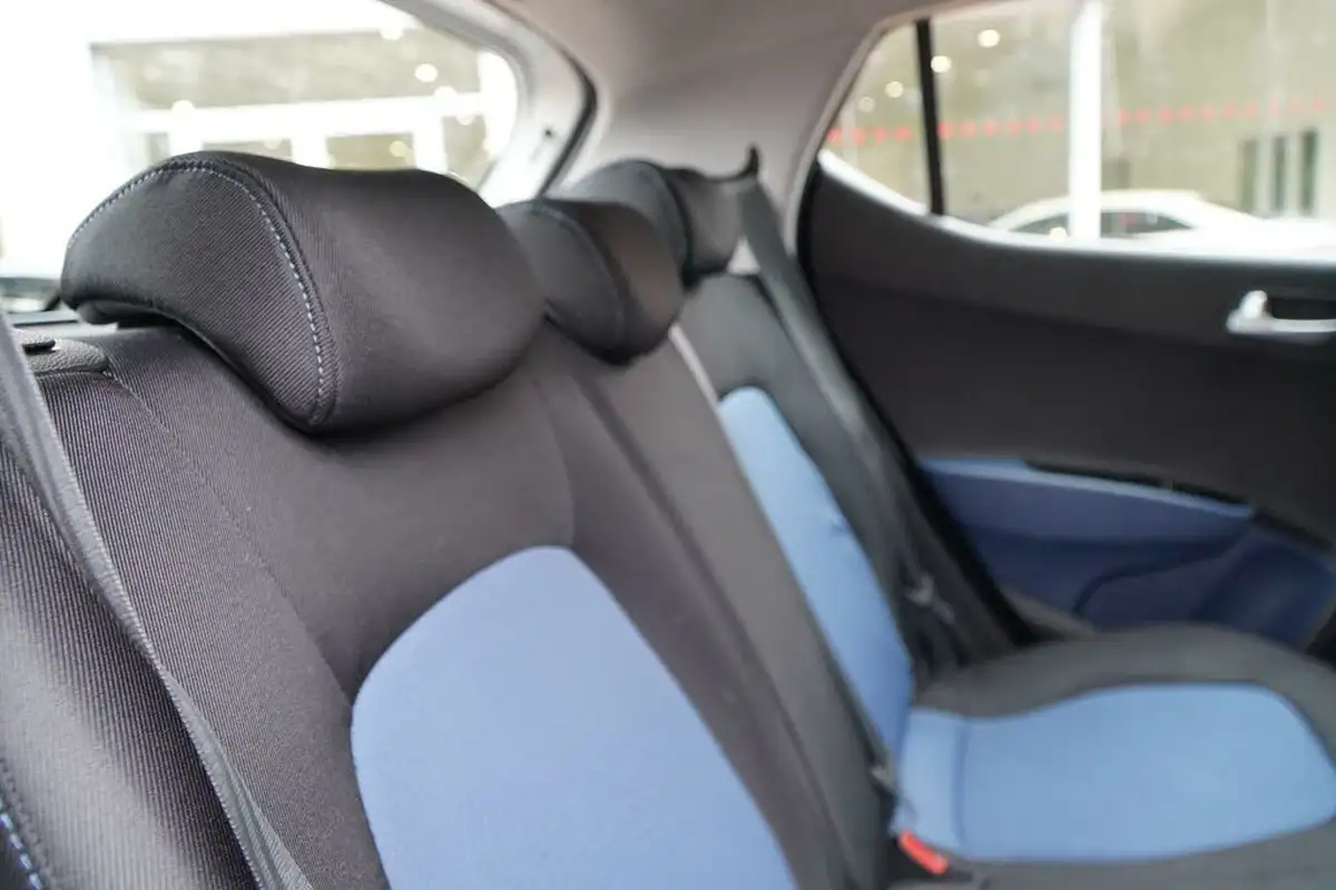 2014-hyundai-i10-10-premium-big-27