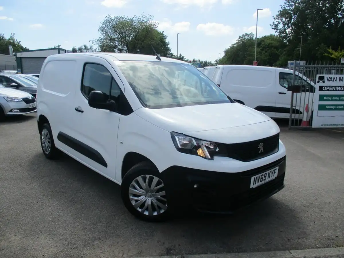 2020-peugeot-partner-15-bluehdi-1000-professional-100ps-eu6dt-panel-big-1