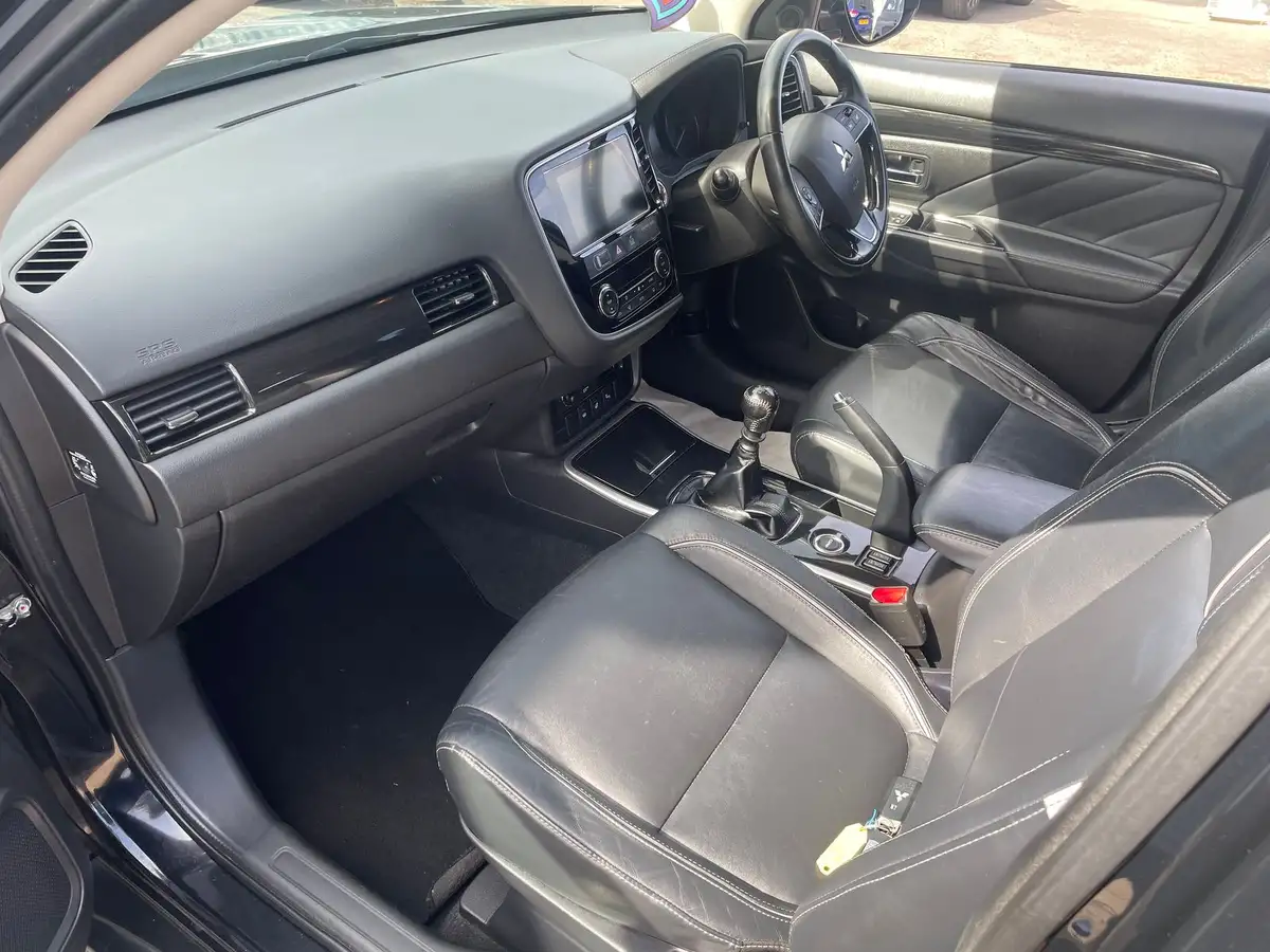 2018-mitsubishi-outlander-22di-d-4-big-8